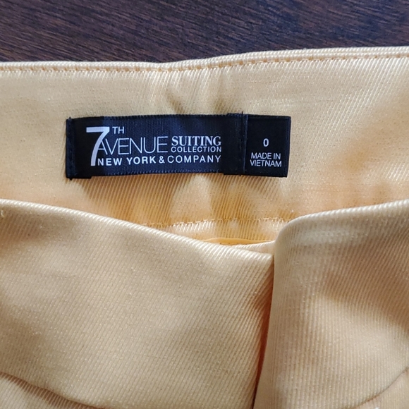 Dress pants - Picture 3 of 3